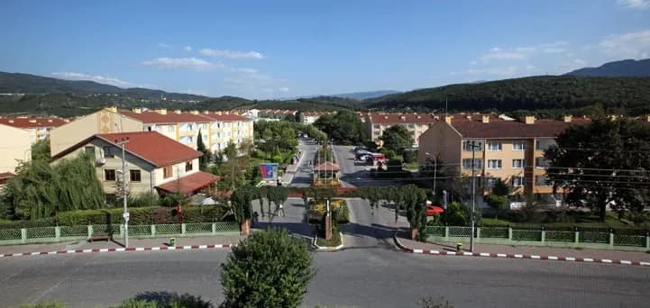 Kuzuluk Kaplıca Evleri sitesinin yolları ve konutları