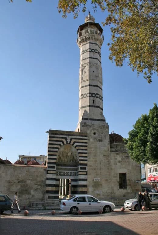 Ulu Camii ve Ramazanoğlu Külliyesi