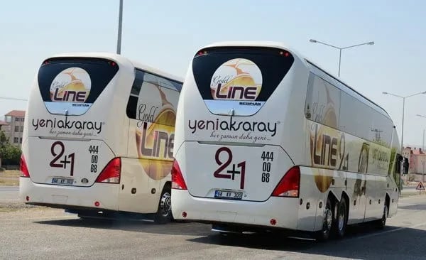 Yeni Aksaray firmasının 2+1 koltuk düzenli şehirlerarası otobüsleri