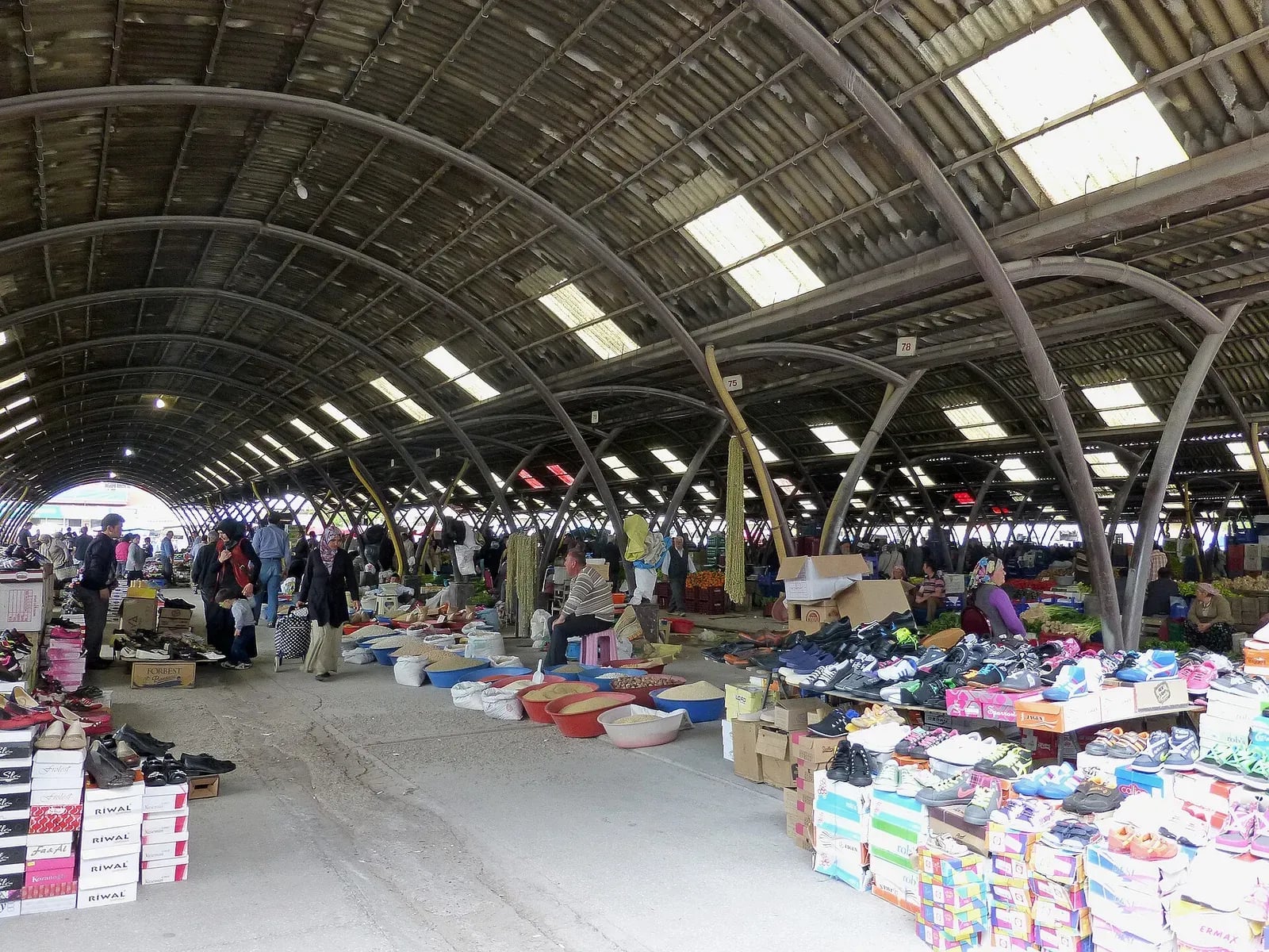 Avanos; Marché couvert d'Avanos (Anatolie centrale, Turquie)