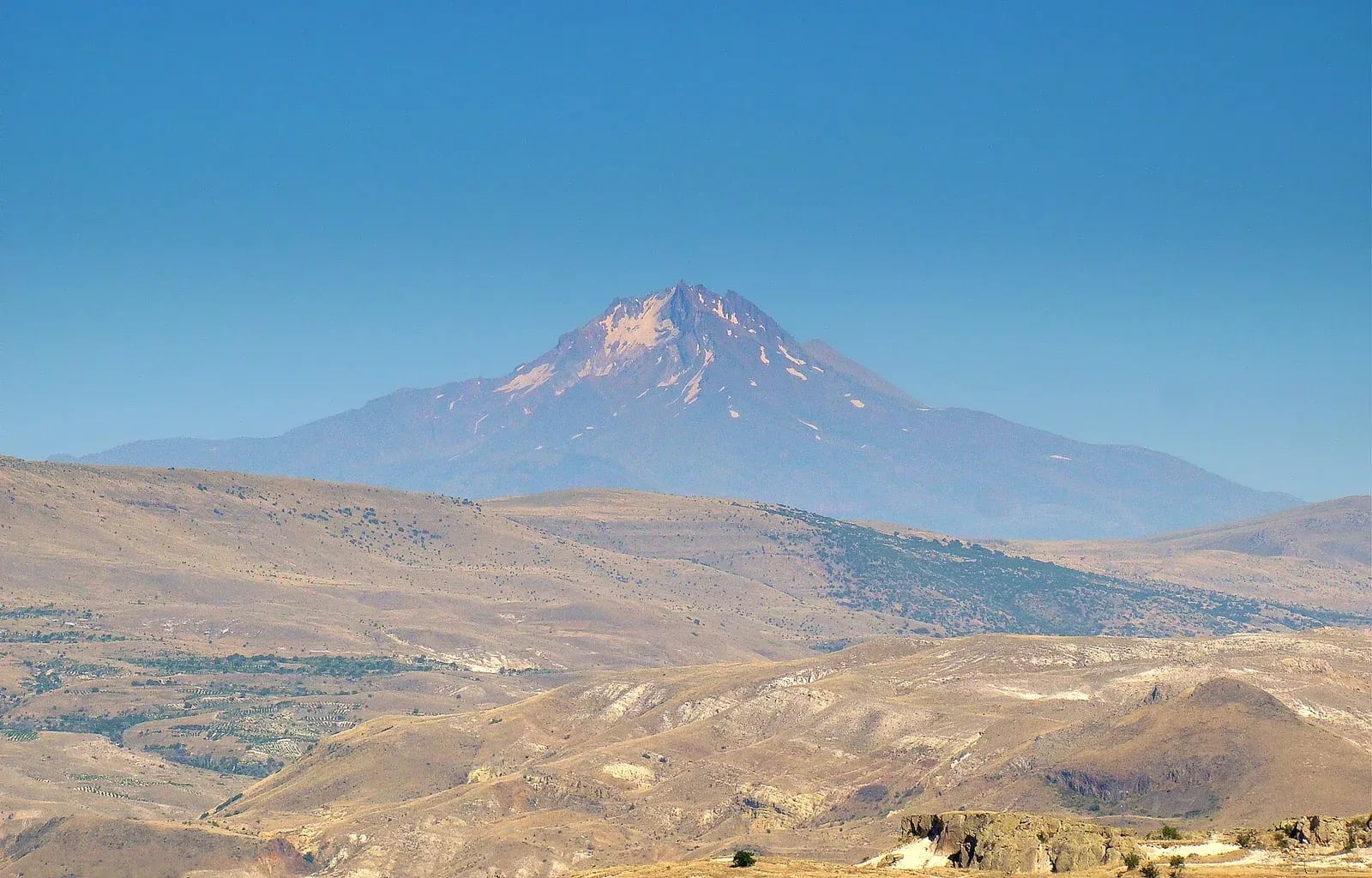 Erciyes; Mount Erciyes (Turkish: Erciyes Dağı) is a 3917 metres high volcano east of Cappadocia/Nev