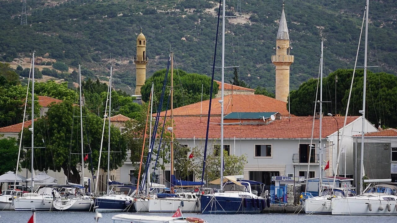 Foça (Eski Foça / Phokaia)