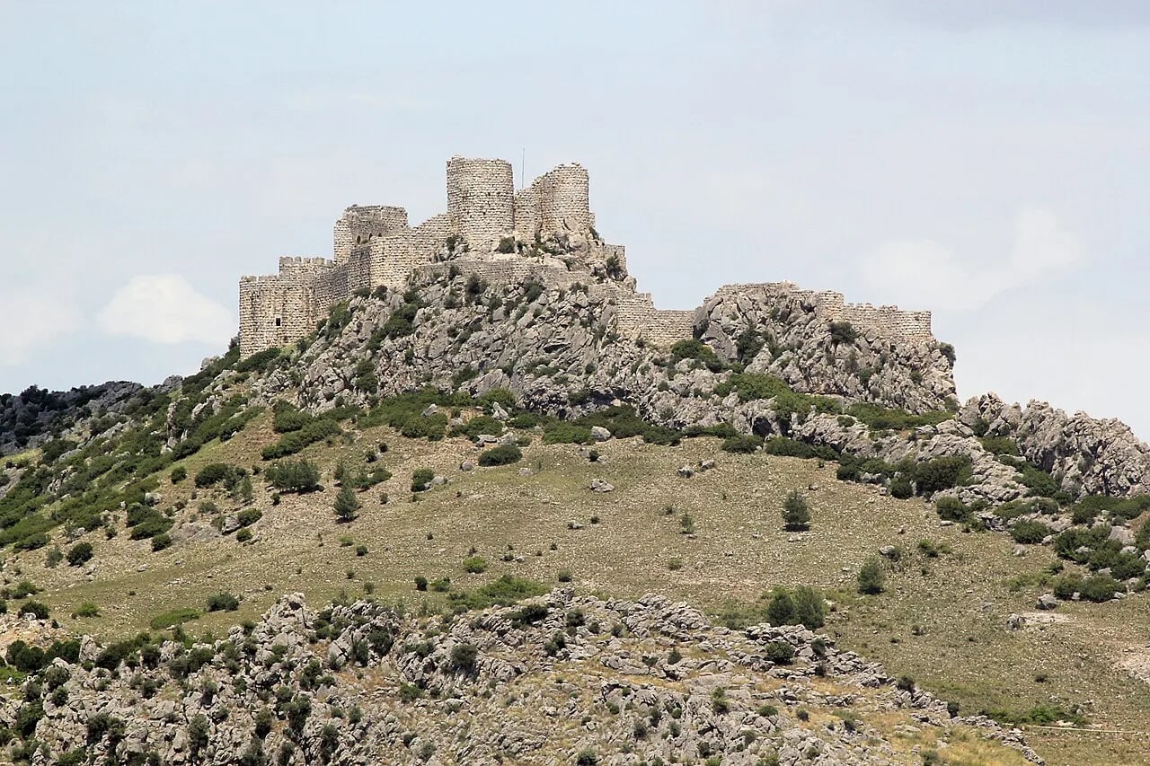 Yılankale (Şahmeran Kalesi)