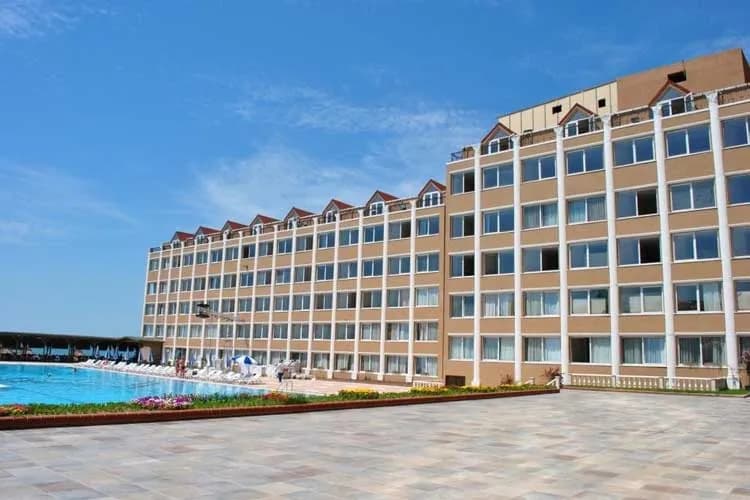 Marin Princess Hotel'in sahil boyunca uzanan ana bloğu