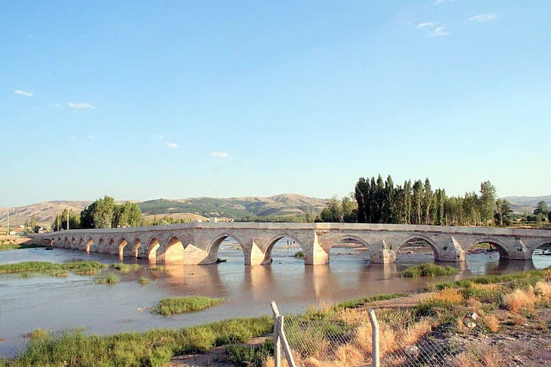 Eğri Köprü