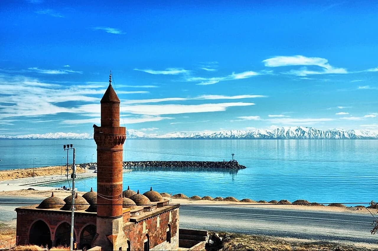 Adilcevaz Kalesi (Kef Kalesi)