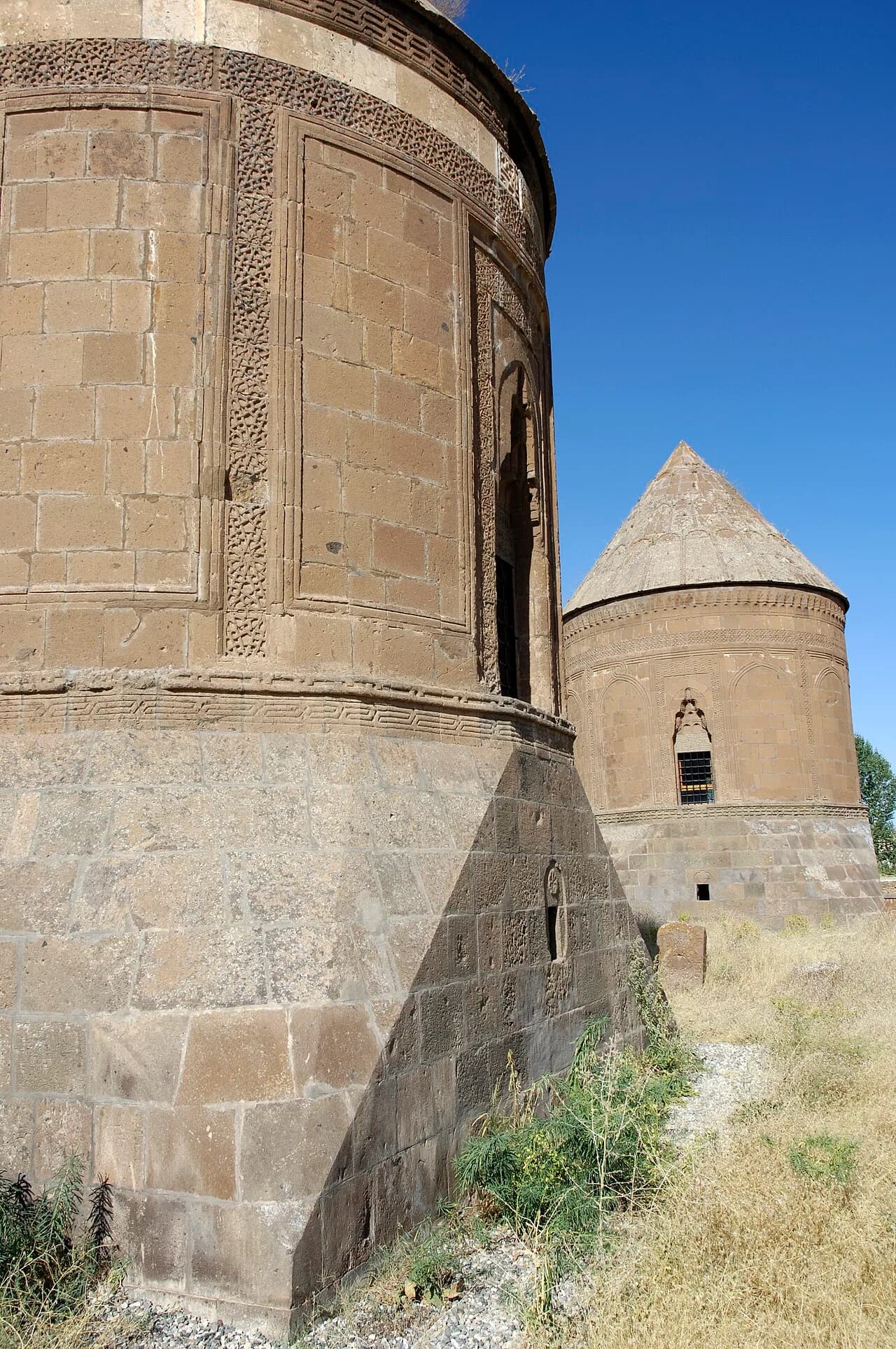 Ahlat Çifte Kümbet (1281)