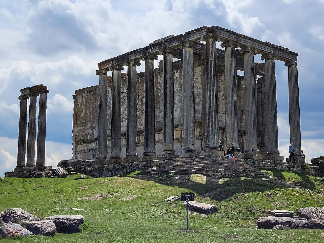 Zeus Tapınağı ve Diocletianus Fermanı