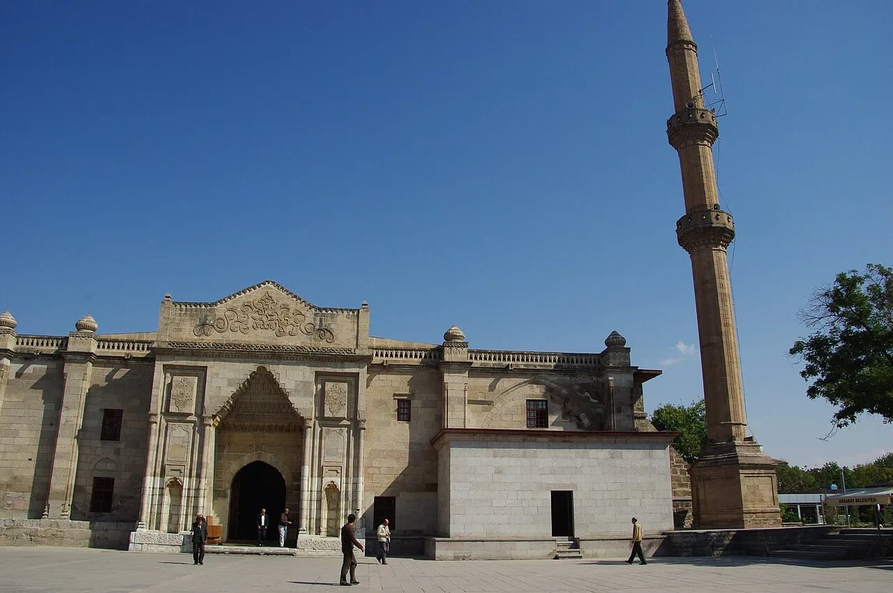Aksaray: Ulu Camii ve Zinciriye Medresesi