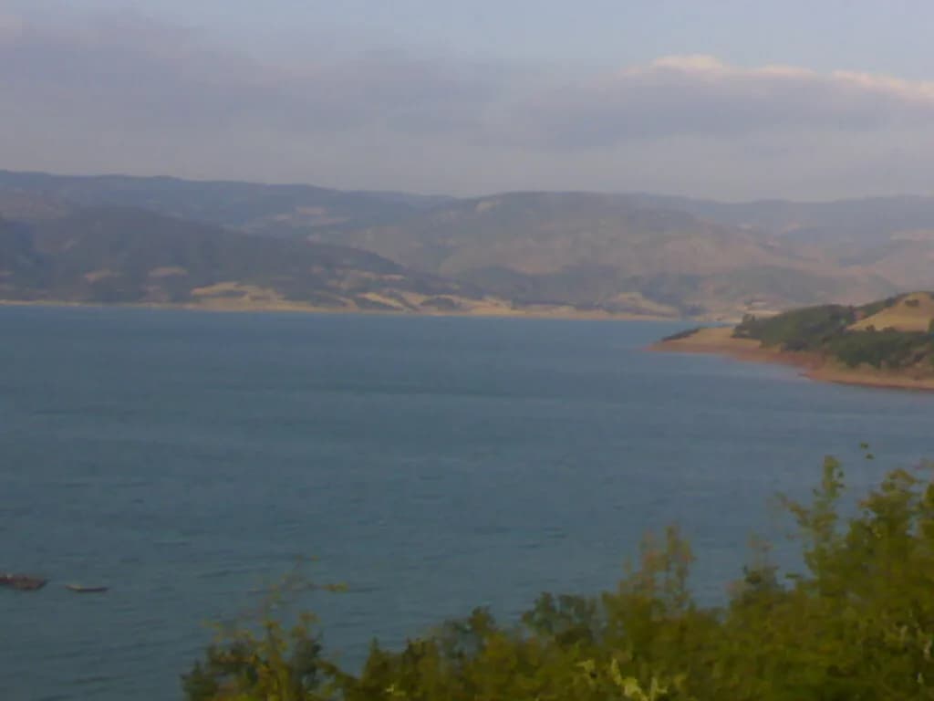 Almus Baraj Gölü
