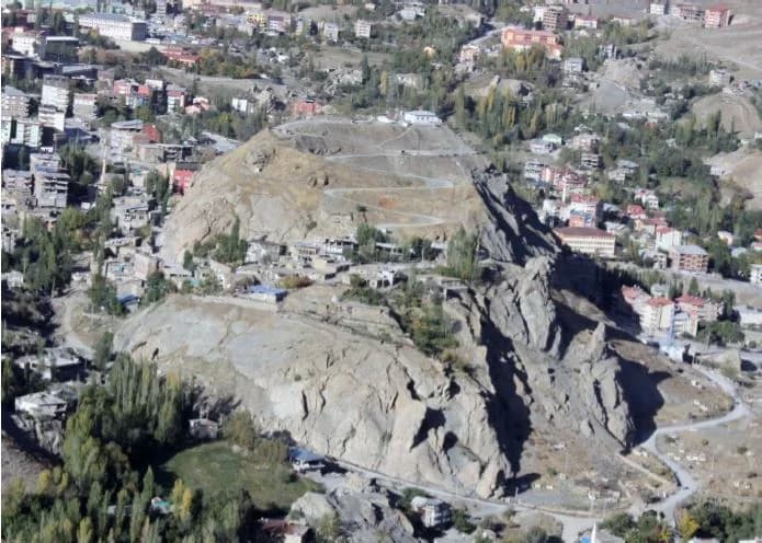 Çölemerik Mir Kalesi (Hakkari Kalesi)