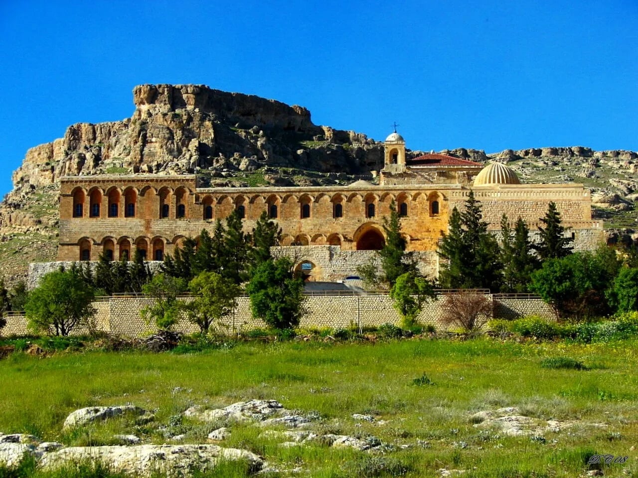 Deyrulzafaran / Manastır Sapağı