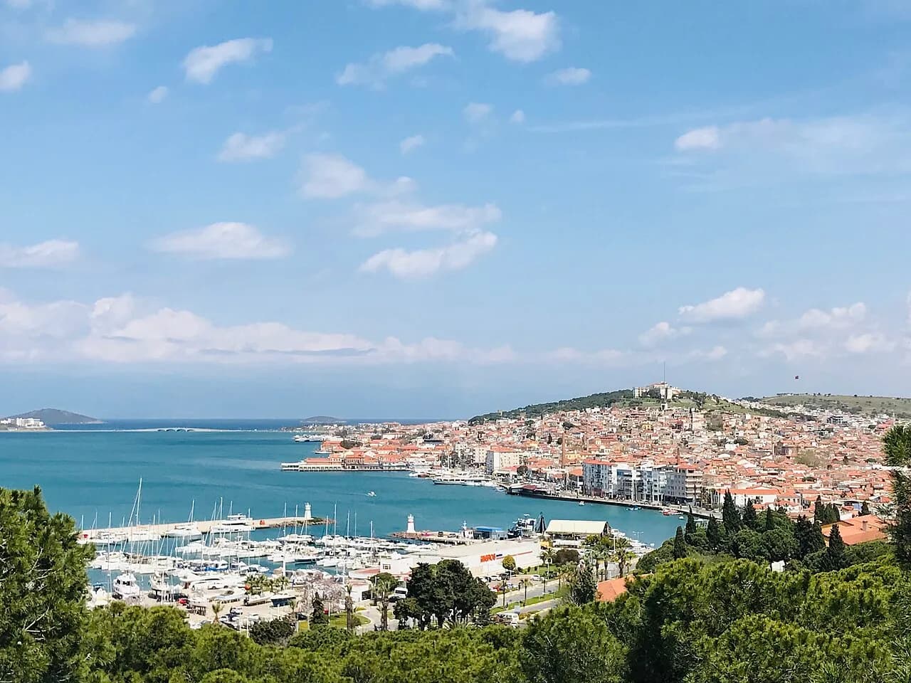 Ayvalık Eski Şehir + Taksiyarhis Kilisesi