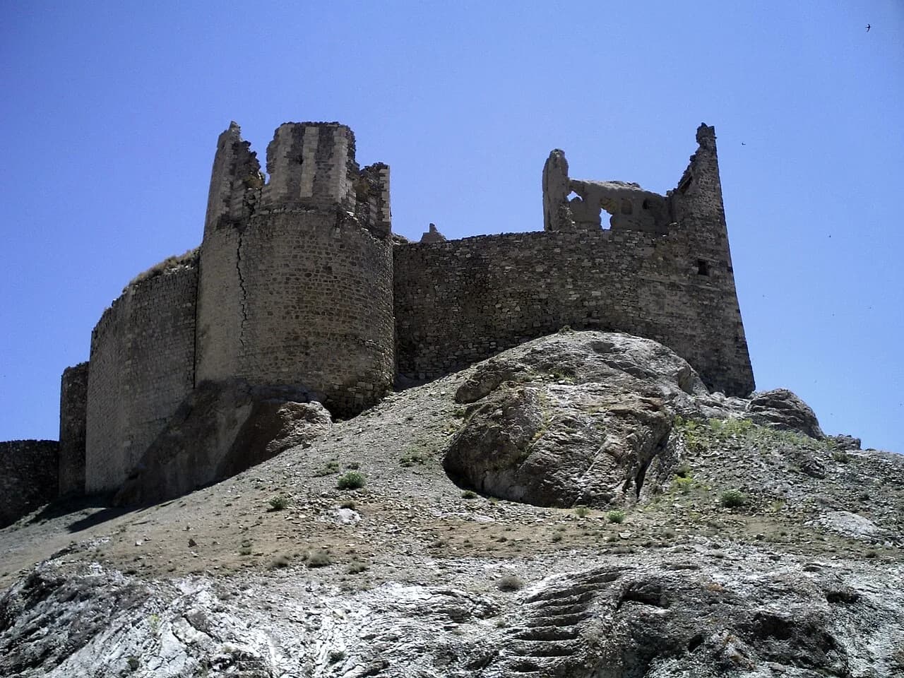 Hoşap Kalesi (1643)