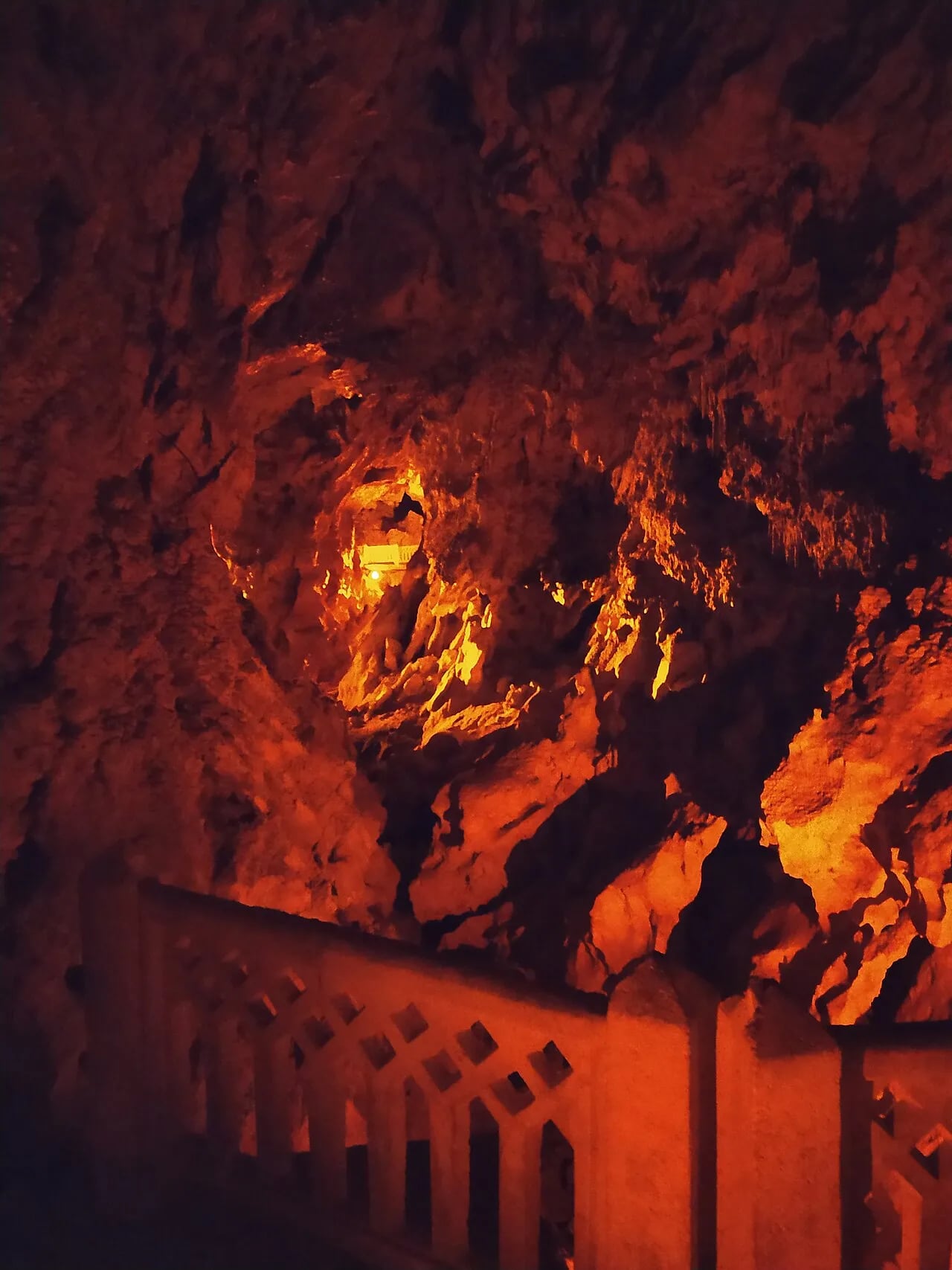 İnsuyu Mağarası