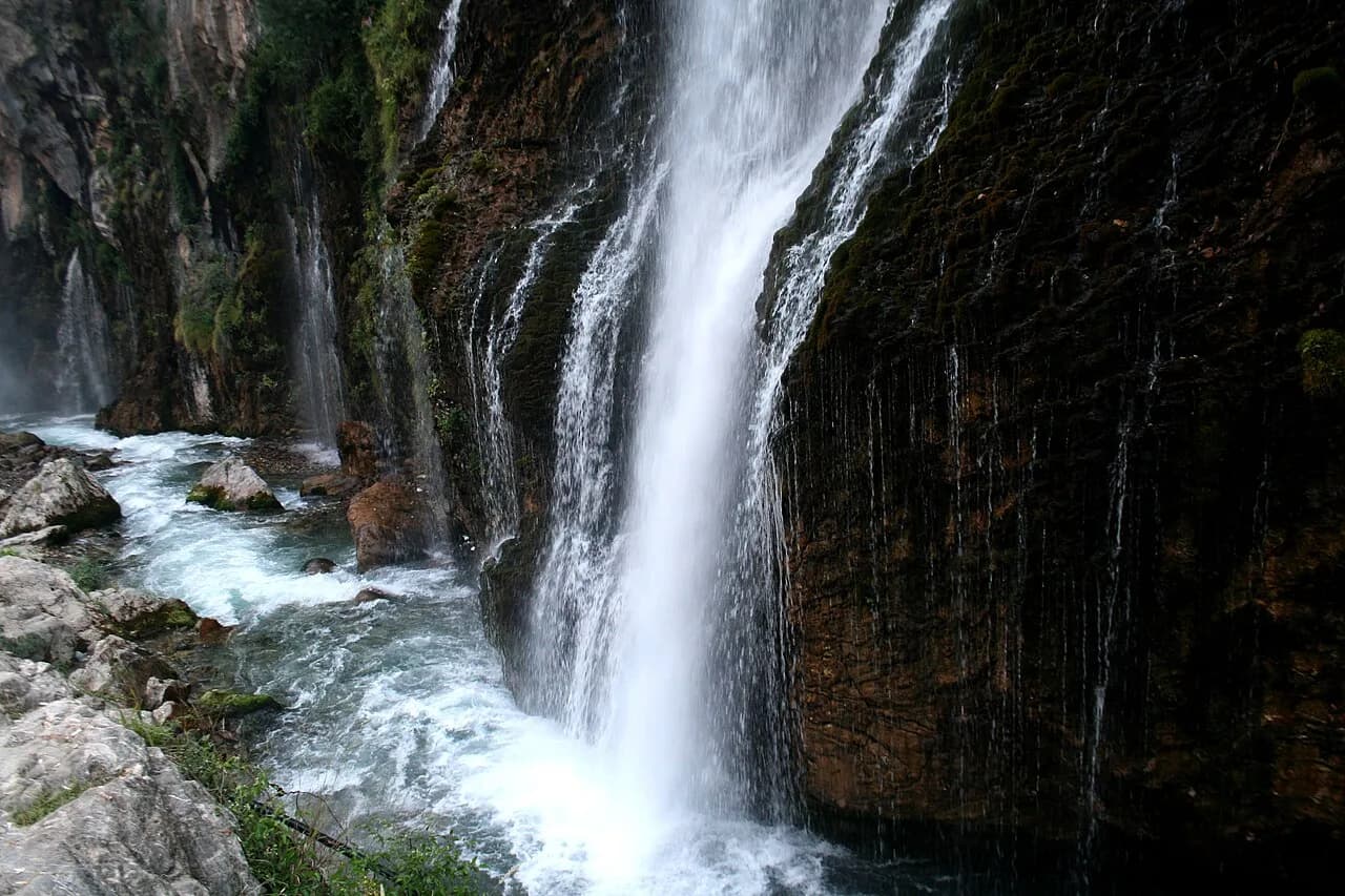 Kapuzbaşı Şelaleleri