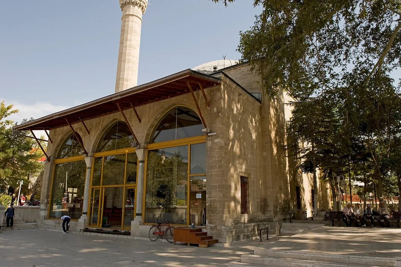 Mader-i Mevlana (Aktekke) Camii (1370)