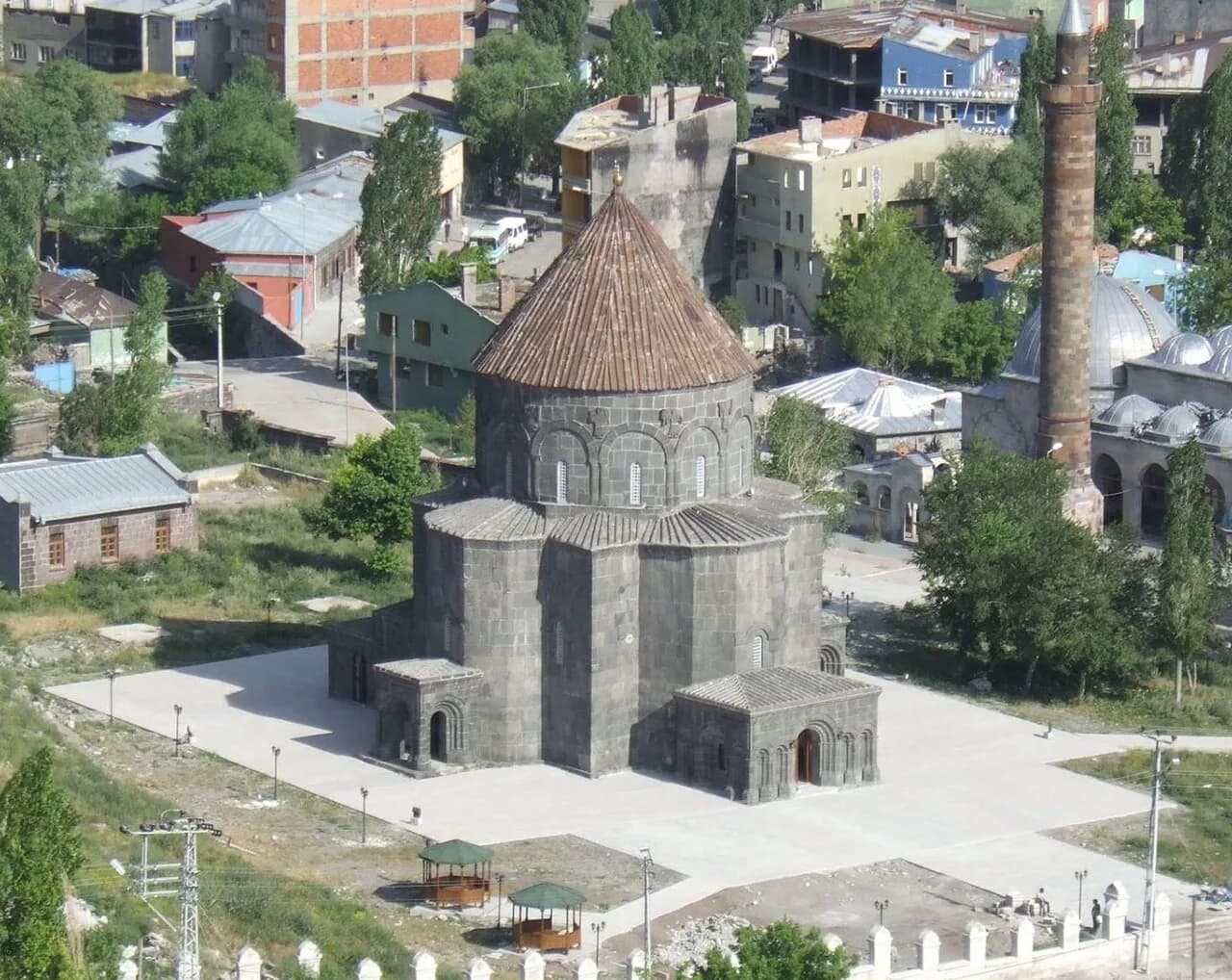 Kümbet Camii (Havariler Kilisesi)