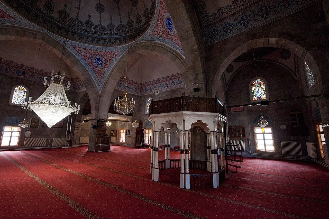 Lala Mustafa Paşa Camii (1562)