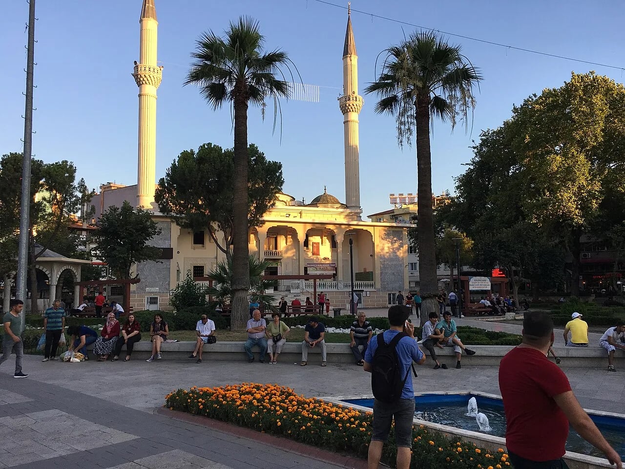Denizli Merkez: Horoz Heykeli ve Atatürk Etnografya Müzesi