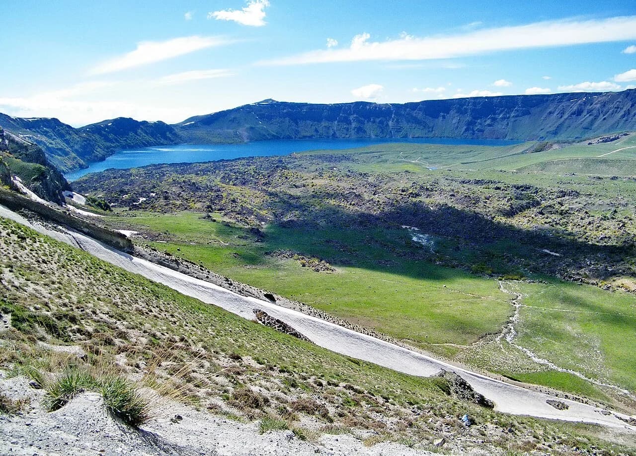 Nemrut Kalderası ve Krater Gölü