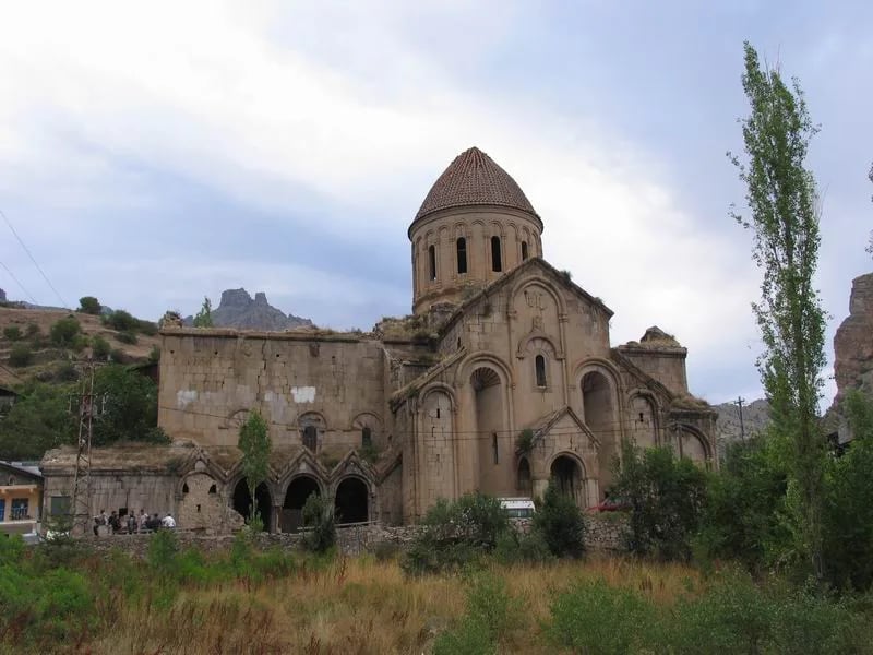 Öşvank Manastır Kilisesi (Uzundere)
