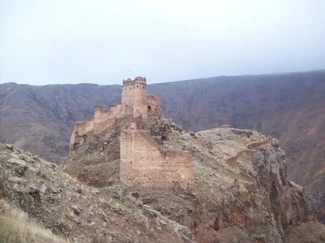 Şeytan Kalesi (Kara Kale)