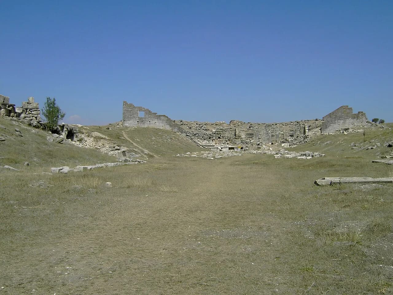 Aizanoi Stadium-Tiyatro Kompleksi