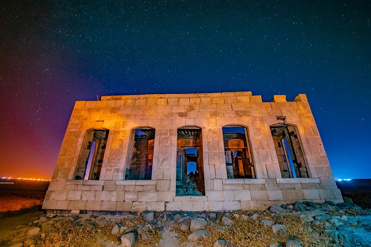 Elbeyli Tarihi Taş Evler (Alahan Köyü)