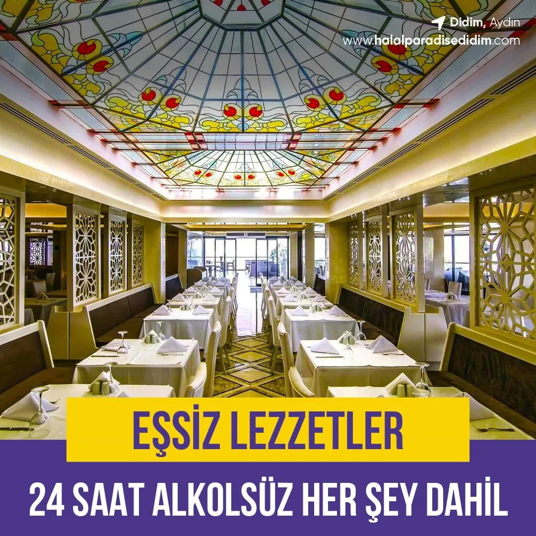 Tesisin havadan görünümü: bahçe içinde oteller, havuz ve kumsal şeridi