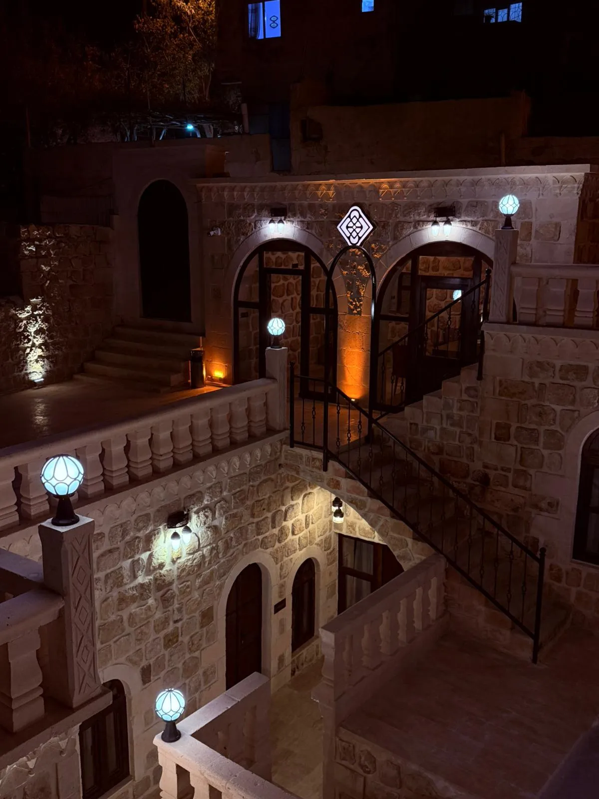Mara Loya Konağı'nın taş avlusu, Mardin