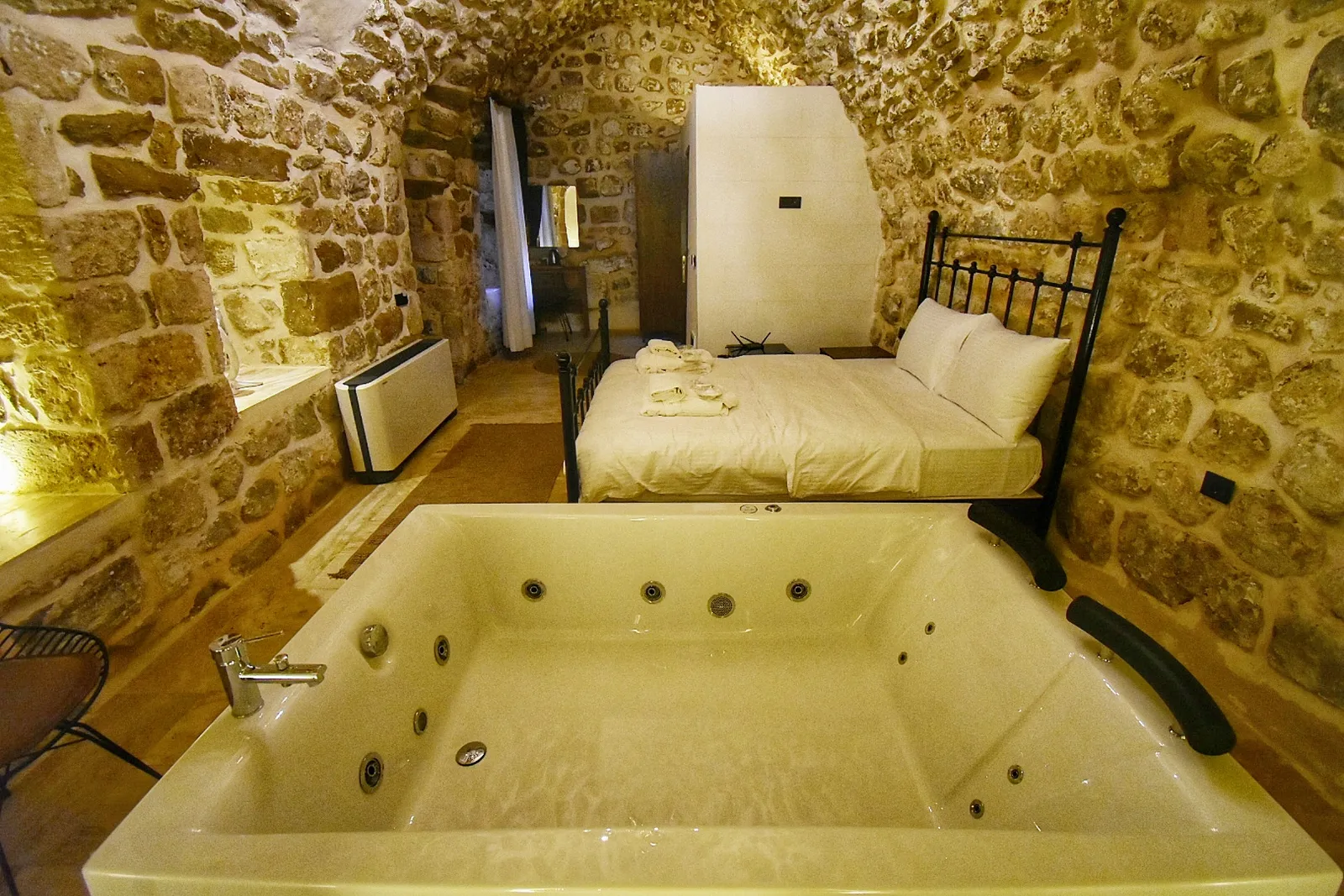 Konak odasından taş kemer detayı