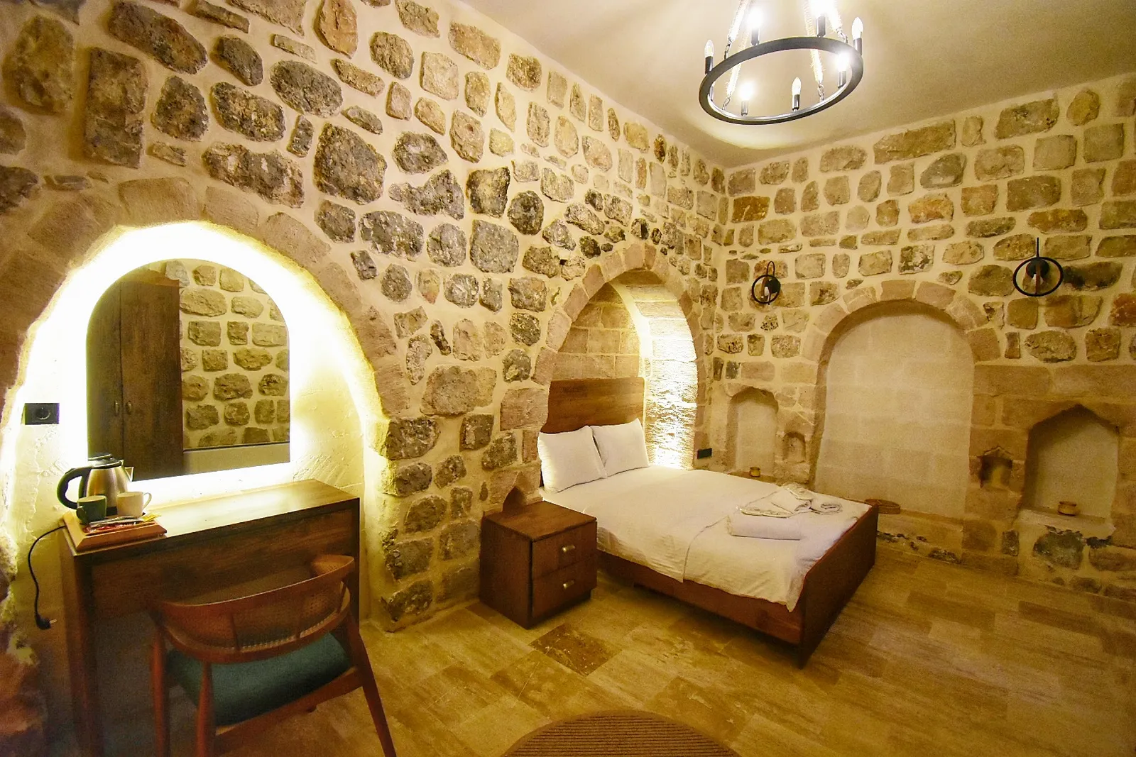Konağın terasından Mardin manzarası