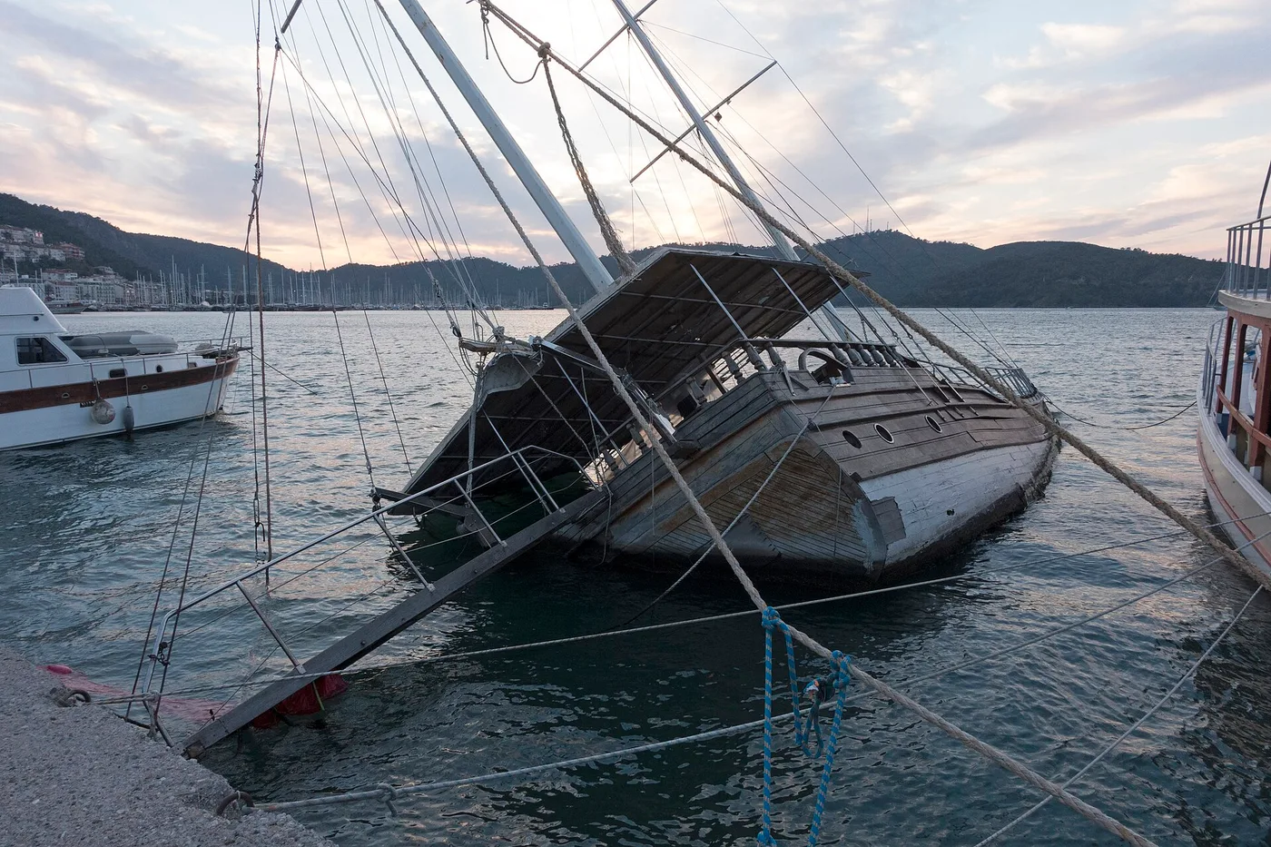 Fethiye limanı ve körfez manzarası